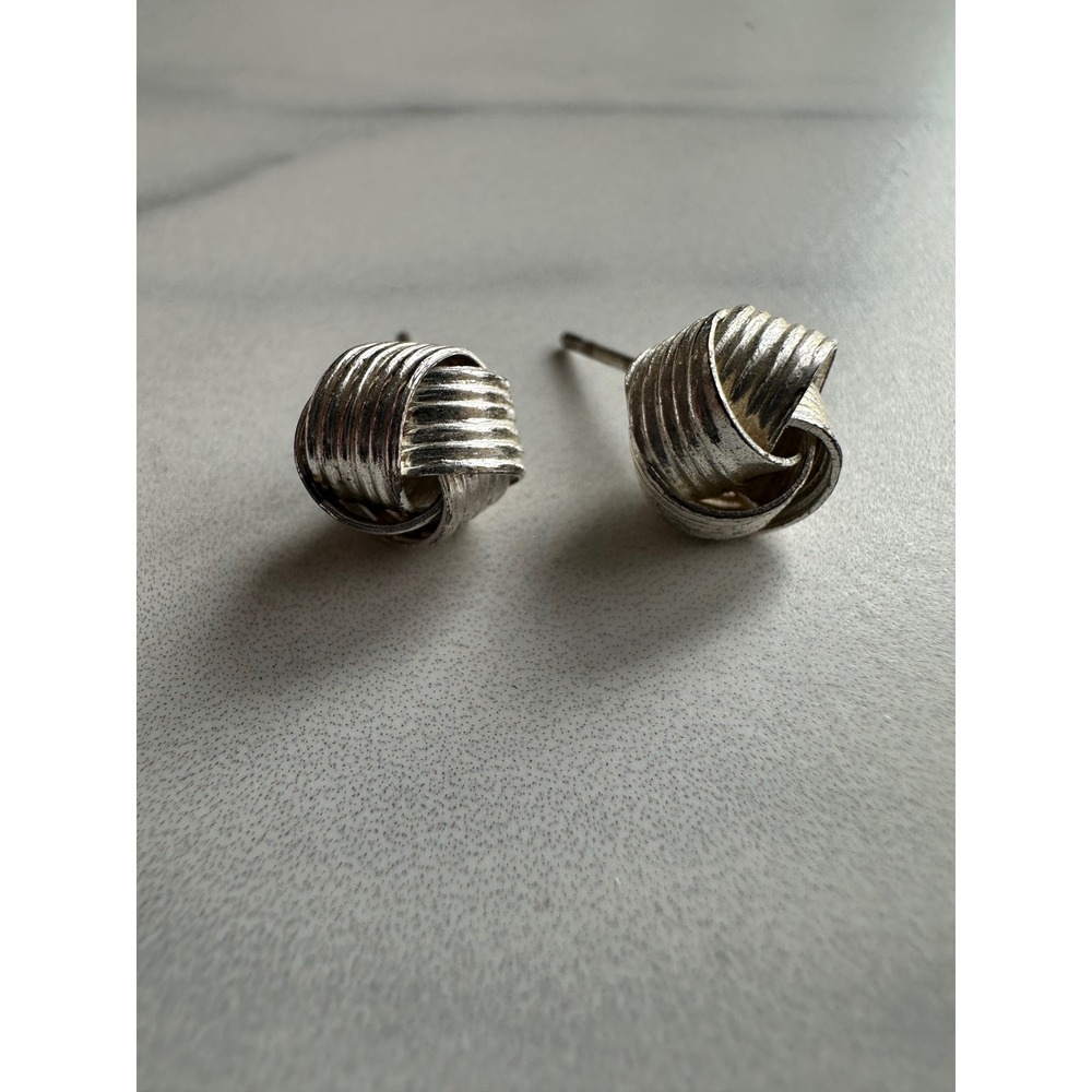 Vintage Sterling Silver Ribbed Love Knot Stud Earrings 2.2g Classic Minimalist